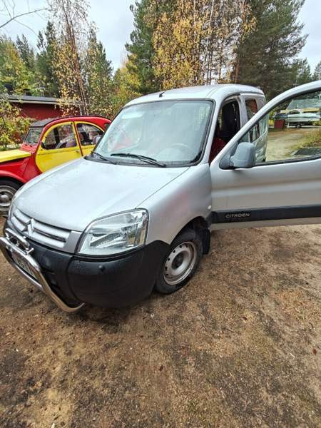Citroen Berlingo Lons-le-Saunier - valokuva 1