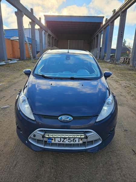 Ford Fiesta Van Каяни - изображение 3