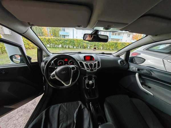 Ford Fiesta Van Йоэнсуу - изображение 7