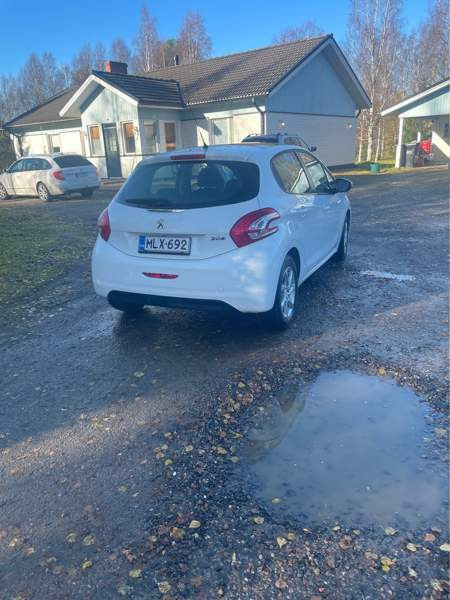 Peugeot 208 Siikalatva - изображение 3