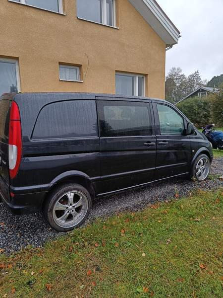 Mercedes-Benz 115 Hafnarfjoerdur – foto 1