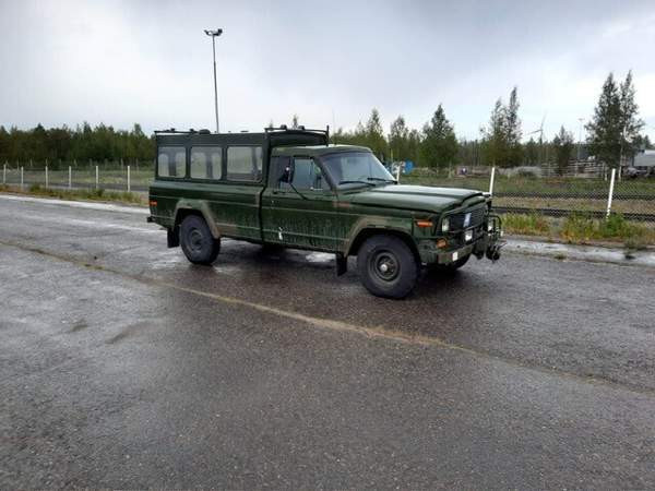Jeep J20 Tornio - valokuva 1