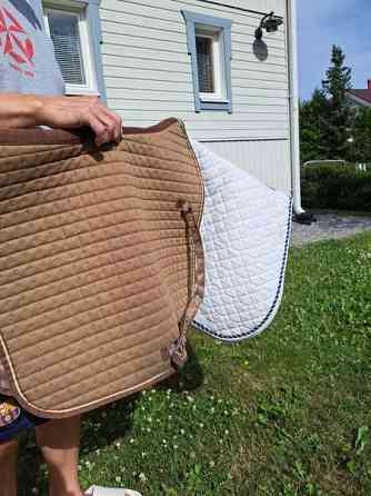 Ruskea ja valkoinen satulahuopa hevoselle Vihti