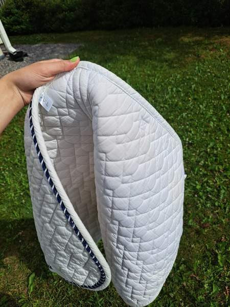 Ruskea ja valkoinen satulahuopa hevoselle Вихти - изображение 6