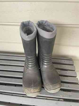 Karvavuoriset kumisaappaat Tuusula