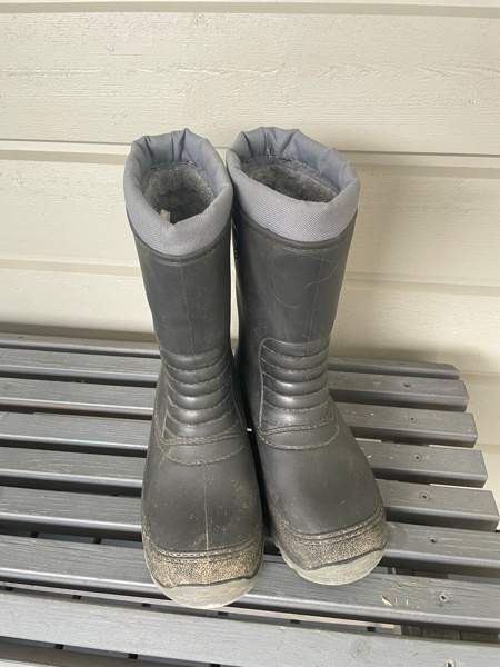 Karvavuoriset kumisaappaat Tuusula – foto 1