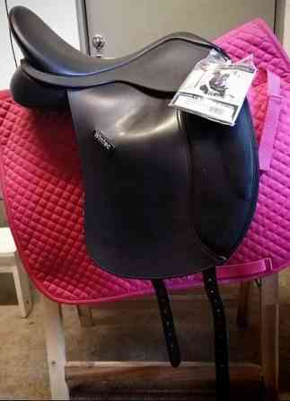 Wintec wide dressage cair  16 Laukaa