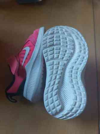 Tyttöjen lenkkarit koko 19,5 Лохья