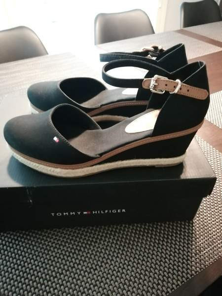 Tommy Hilfiger Elba sandaalit 39 Оулу - изображение 4