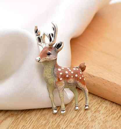 DEER-rintakoru on valmistettu metallista ja emalis Somero