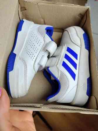 Adidas kengät Vantaa