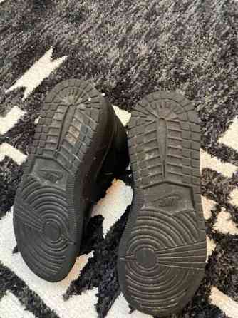 Air jordan 1 mid Jaervenpaeae