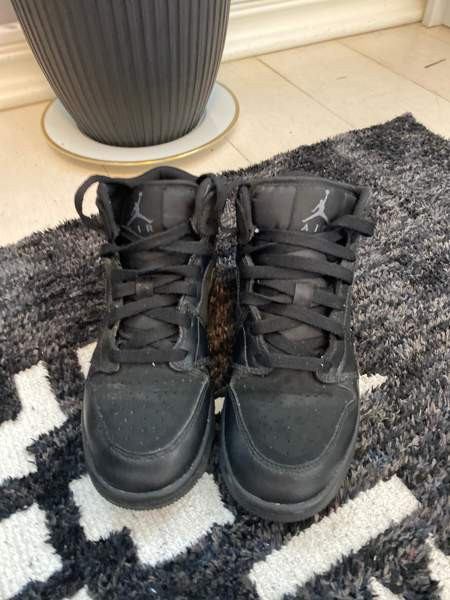 Air jordan 1 mid Ярвенпяя - изображение 1