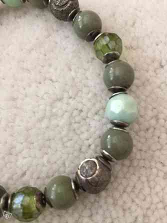 Vihreäsävyinen rannekoru Keuruu