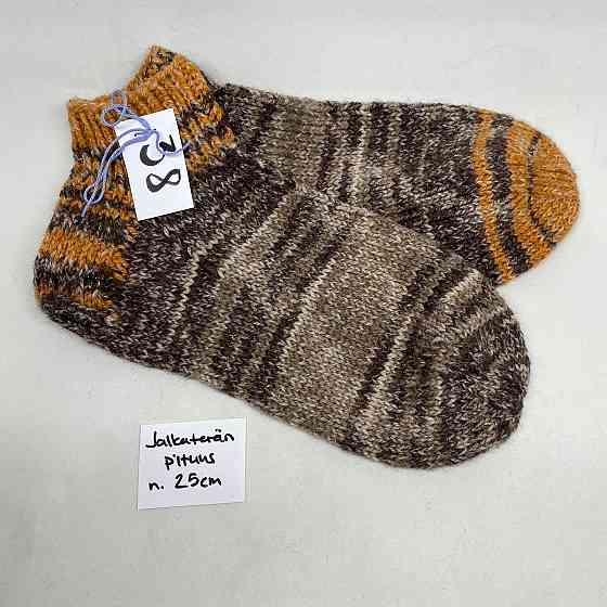 Itse tehdyt nilkkavillasukat koko 38 Rusko