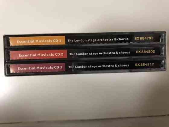 Musiikki CD kokoelma  Essential Musicals (1997) Kuopio