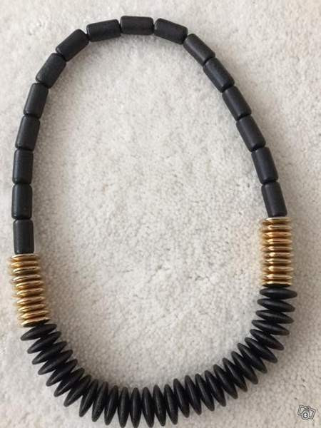 Aarikka musta / kulta kaulakoru Keuruu - valokuva 1