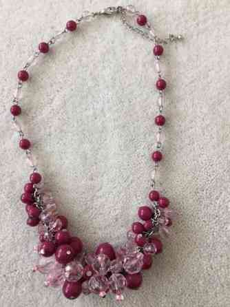 Näyttävä kaulakoru Keuruu