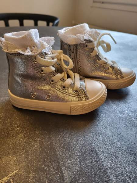 Hopeat tennarit Jyväskylä - valokuva 2