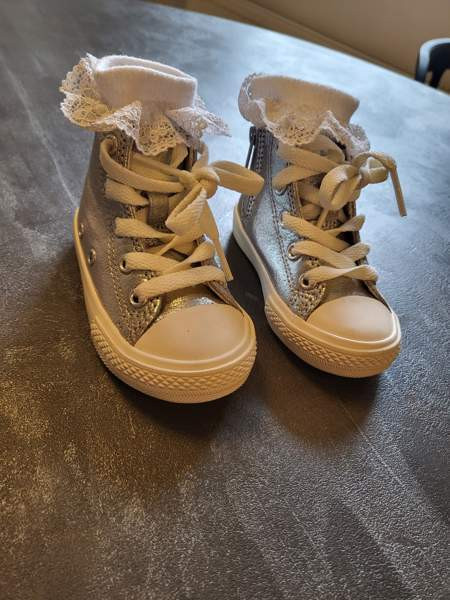 Hopeat tennarit Jyväskylä - valokuva 1