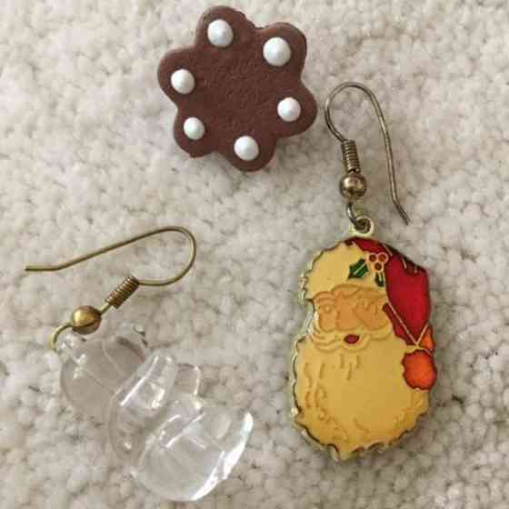 Kolme paritonta korvakorua  joulupukki ym. Keuruu