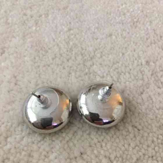 Mustat korvakorut, strasseja Keuruu