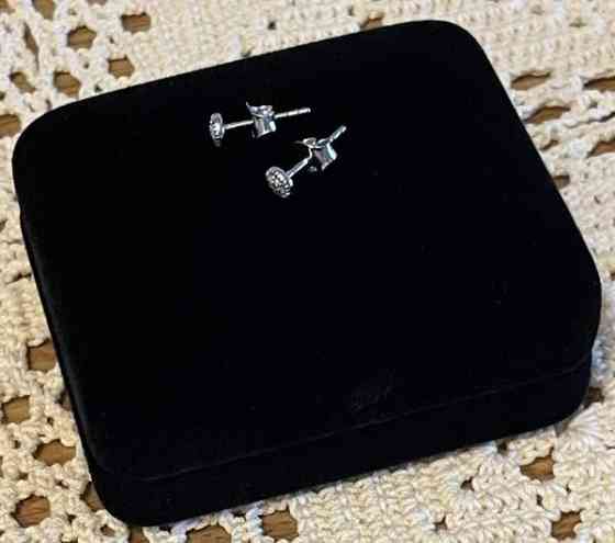 Timanttikorvakorut Тампере