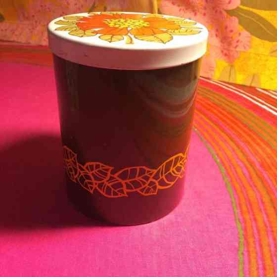 Retro englantilainen peltipurkki Helsinki