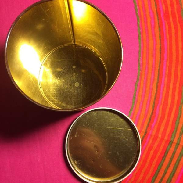 Retro englantilainen peltipurkki Helsinki - valokuva 3