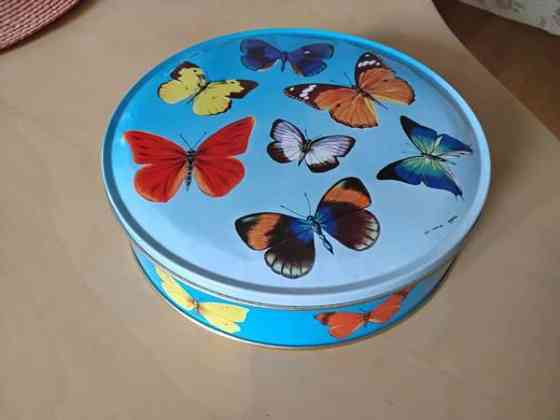 Hangon Keksi Oy peltirasia PERHOSET Kokemäki