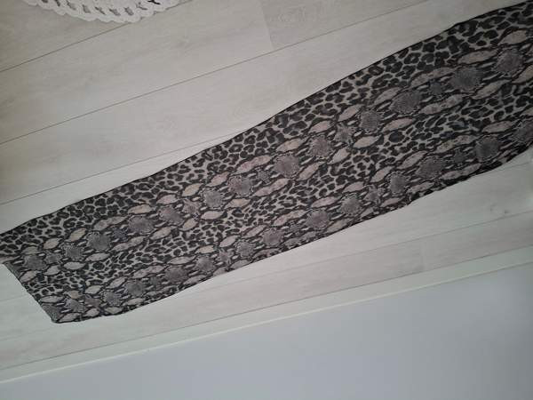 Ihana liskokuosi huivi kevät 25 Тампере - изображение 3