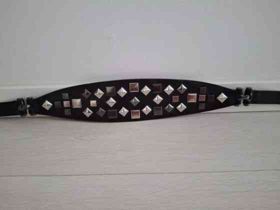 Upea monisävyisiä niittejä musta vyö kevät 25 Tampere