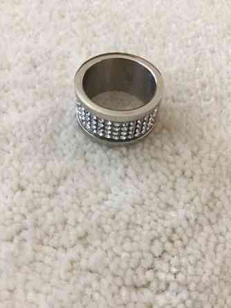 Dyrberg Kern upea sädehtivä sormus, koko 17+ mm Keuruu