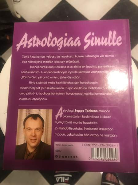 Astrologiaa sinulle kirja Millainen on miehesi? Ra Riihimaeki – foto 2