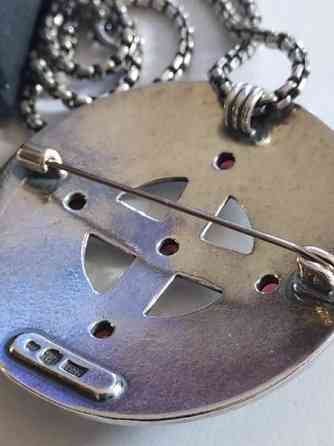 Hopeinen Kalevala kuukiven kaulakoru ja Pyhä Birgitta Kokemäki