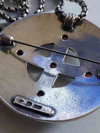 Hopeinen Kalevala kuukiven kaulakoru ja Pyhä Birgitta Kokemäki