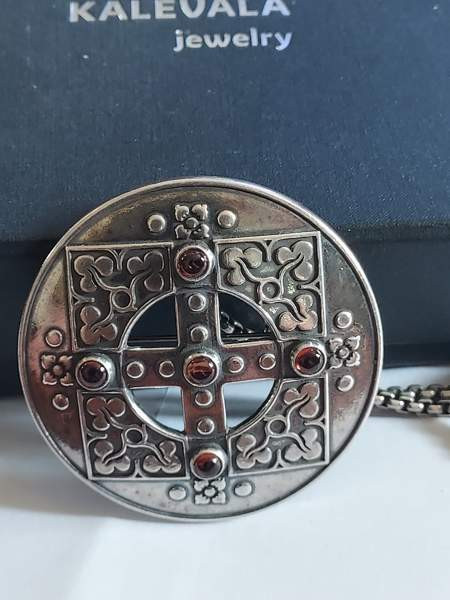 Hopeinen Kalevala kuukiven kaulakoru ja Pyhä Birgitta Kokemäki - valokuva 3
