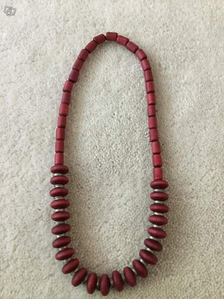 Aarikka punainen kaulakoru Keuruu - valokuva 1