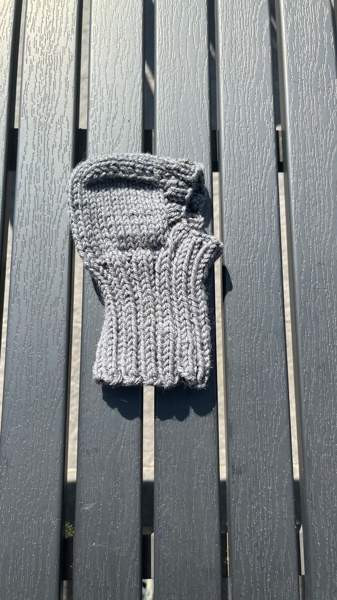 Neulotut koiran pipot Lempaeaelae - photo 3