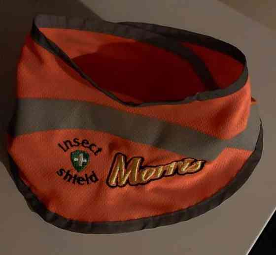 Heijastinhuivi Insect shield Turku