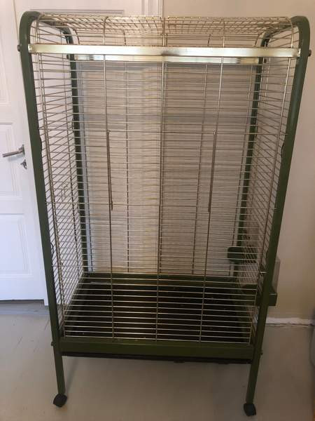 Iso lintuhäkki Helsinki - valokuva 1