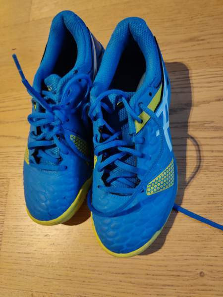 Sisäpelikengät Asics koko 35,5 Эспоо - изображение 1