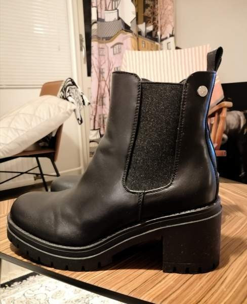 Xti - merkkiset nilkkurit Nokia - valokuva 1