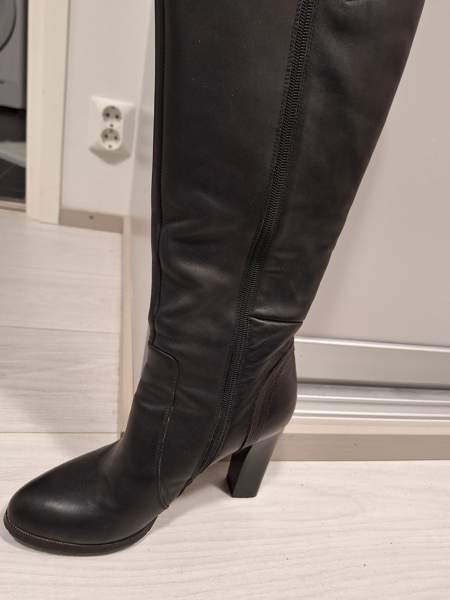 Aito nahkaiset saappaat Vantaa - valokuva 1