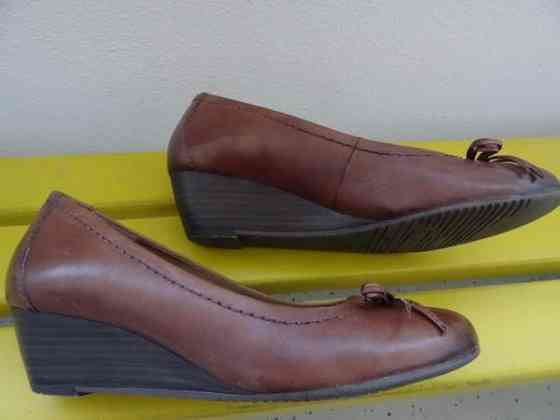 A Petits Points-merkkiset nahkakengät Helsinki