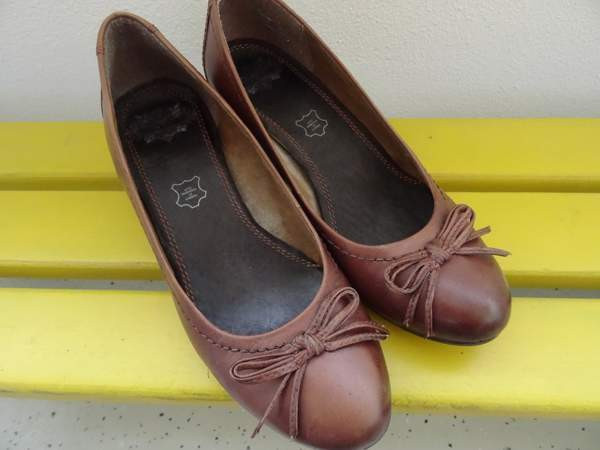 A Petits Points-merkkiset nahkakengät Helsinki - valokuva 1