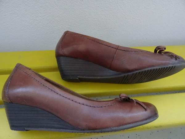 A Petits Points-merkkiset nahkakengät Helsinki - valokuva 2