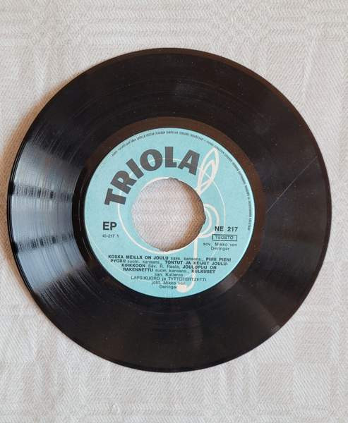 Vinyyli EP Piiri pieni pyörii -joululevy Helsinki - photo 3