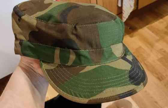 Teesari" kenttälakki, maastokuvioinen lippis Helsinki