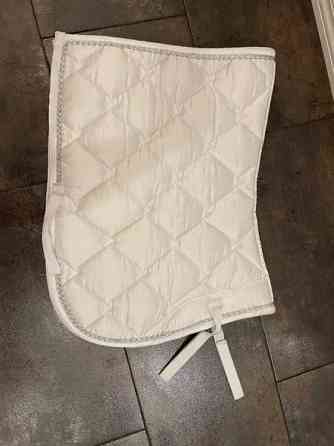 Valkoinen yleissatulahuopa full Hamina